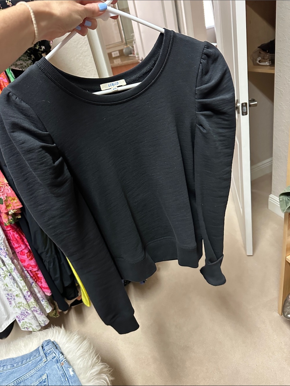 LeLaLo Black Puff-Sleeve Sweatshirt